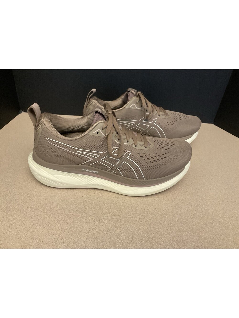 Womens ASICS Glideride Max Taupe Grey/Birch Athletic Shoes. Size 11. Nice Shoes!